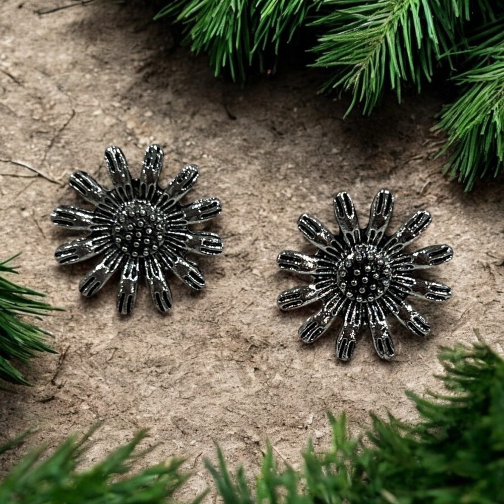 Elegant Silver Floral Earrings